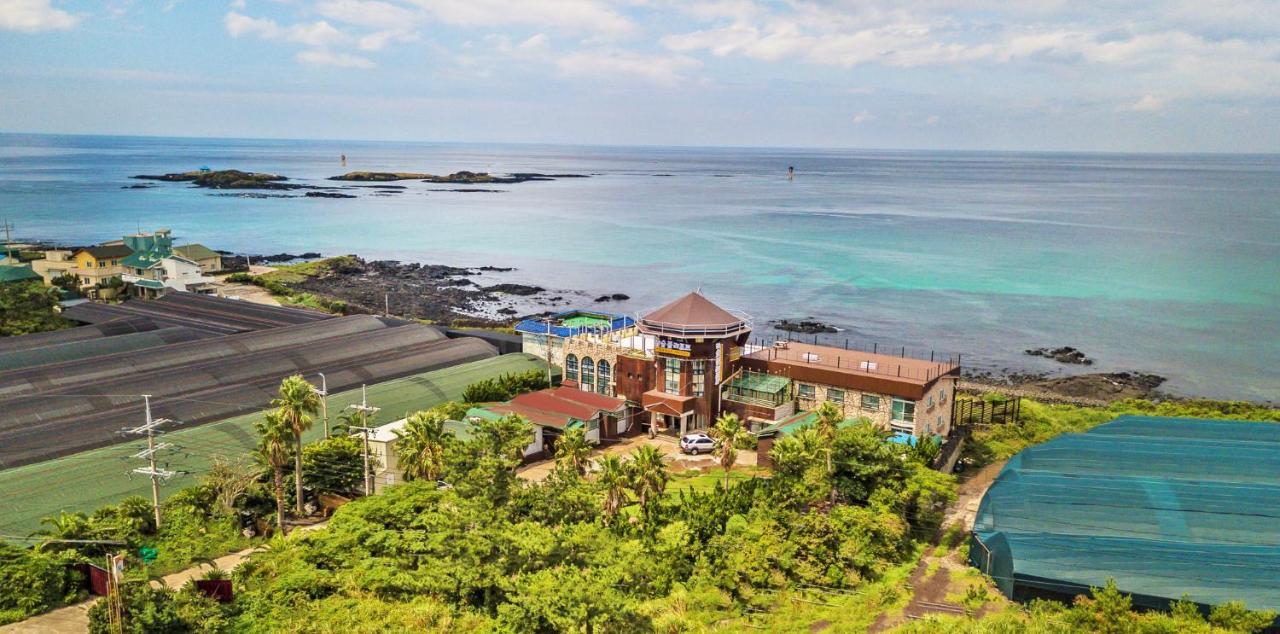 Castle Pool Resort Jeju Extérieur photo