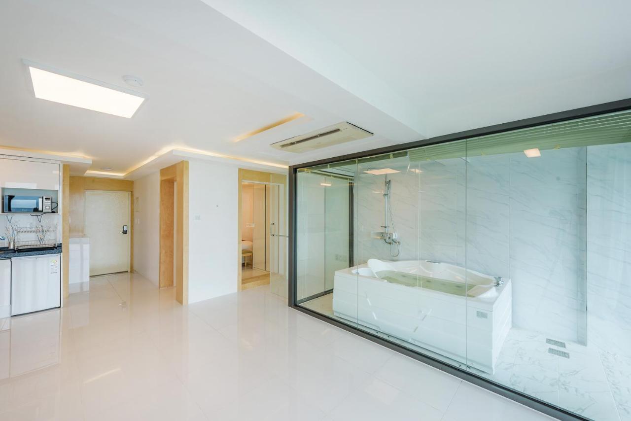 Castle Pool Resort Jeju Extérieur photo