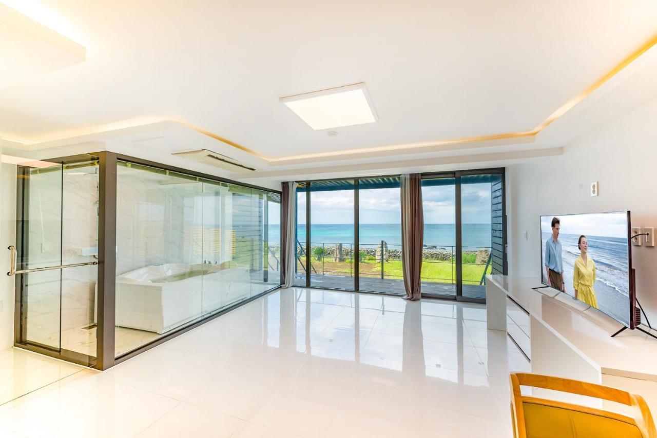 Castle Pool Resort Jeju Extérieur photo